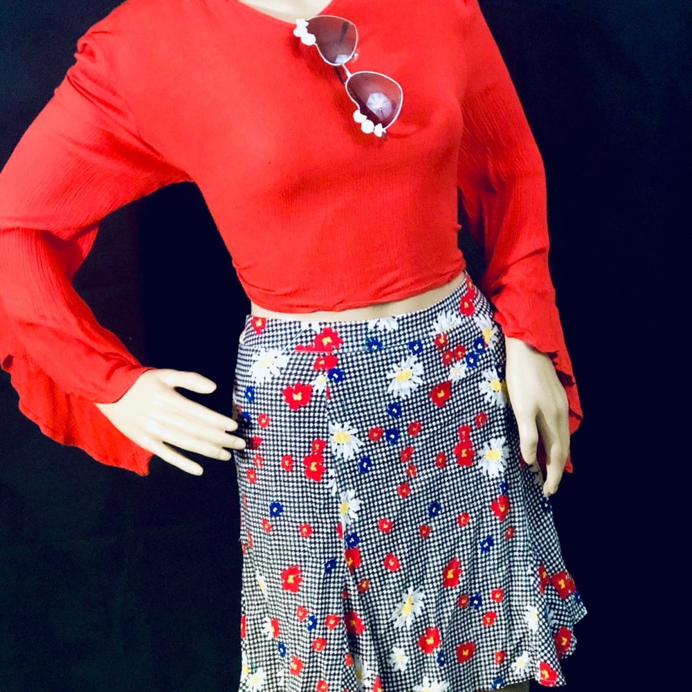 🌼NWT🌼 MinkPink Gingham Daisy skirt. Size: Large
